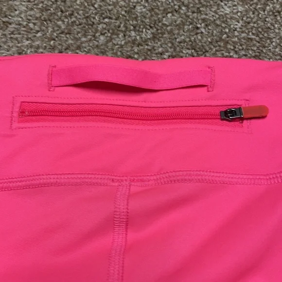 Under Armour Heat Gear Large Breast Cancer Compression Capri Leggings Pink - Picture 9 of 10